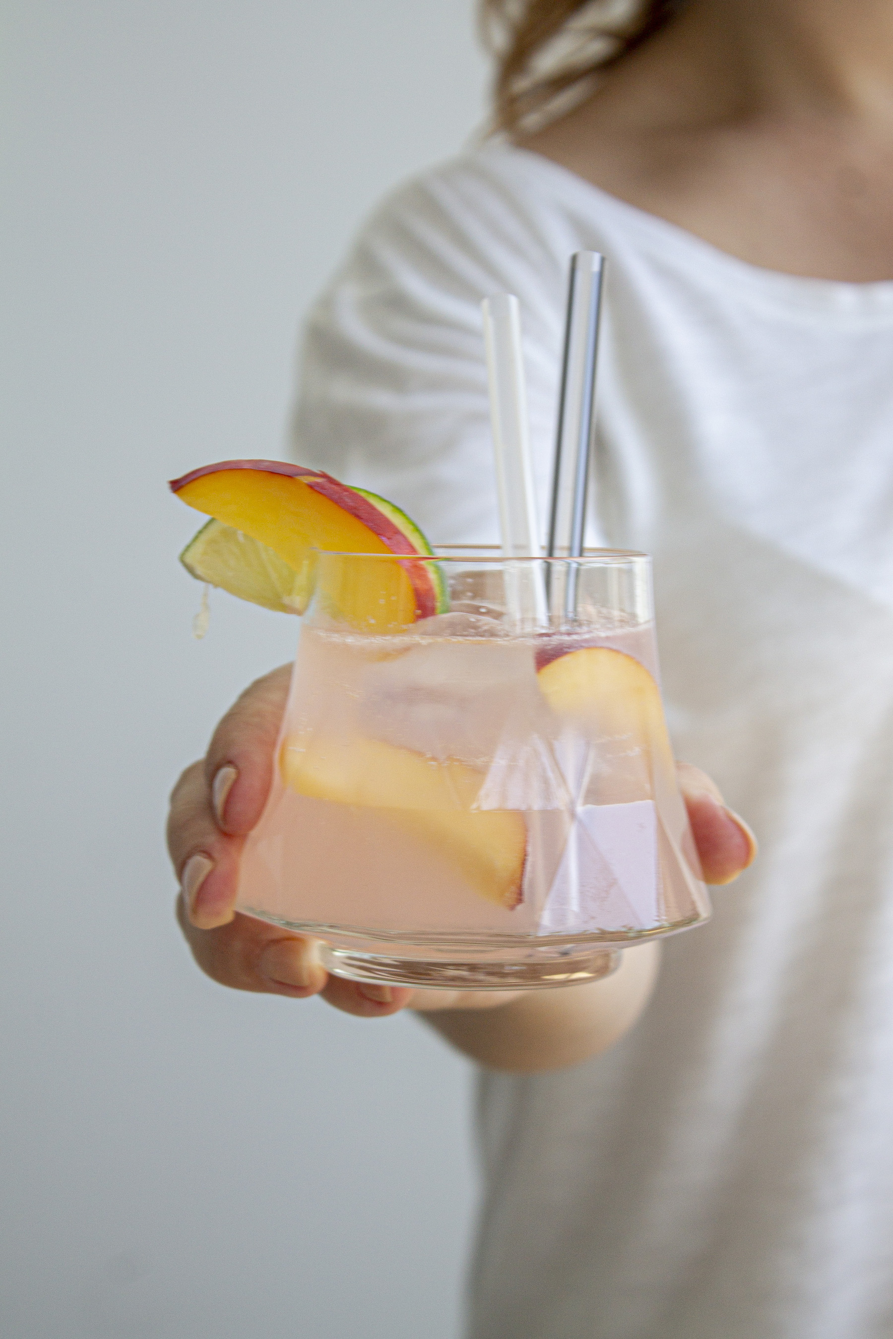Summer Peach Gin & Tonic 